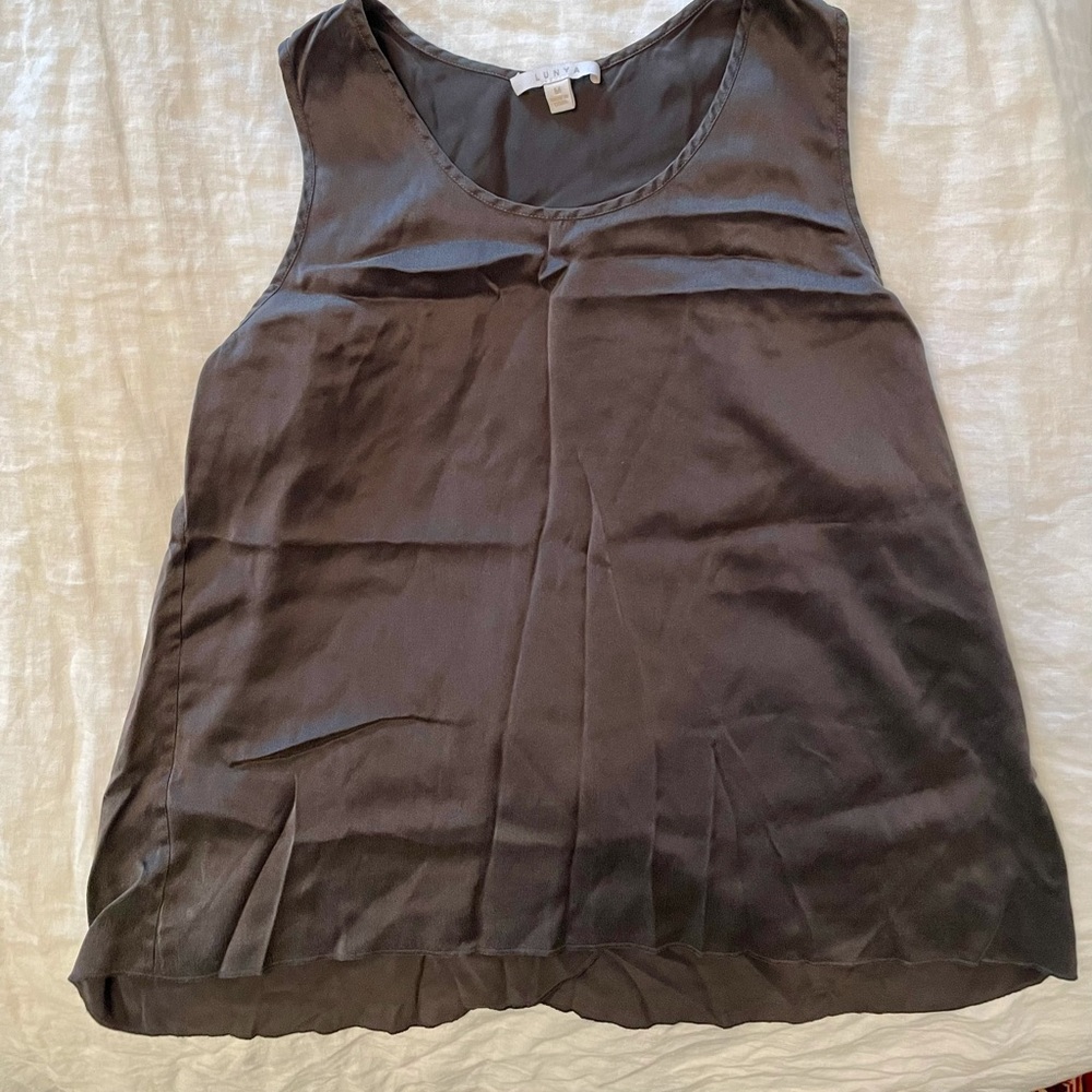 Lunya Washable Silk Sleep Set in Grey / Size Medium.